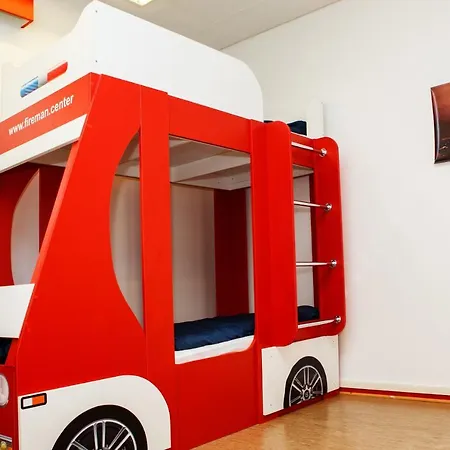 Fireman Center ゲストハウス 2*